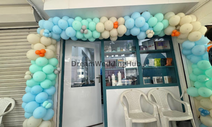 RR's Makeovers Salon